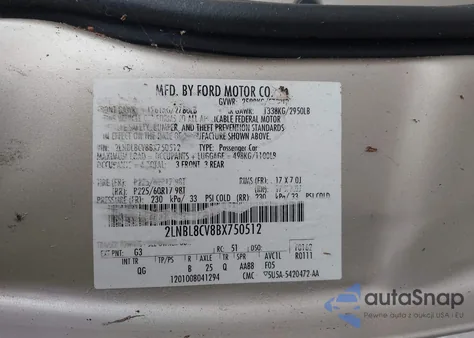 2011 Lincoln Town Car Signature Limited z USA, uszkodzony, nr VIN 2LNBL8CV8BX750512